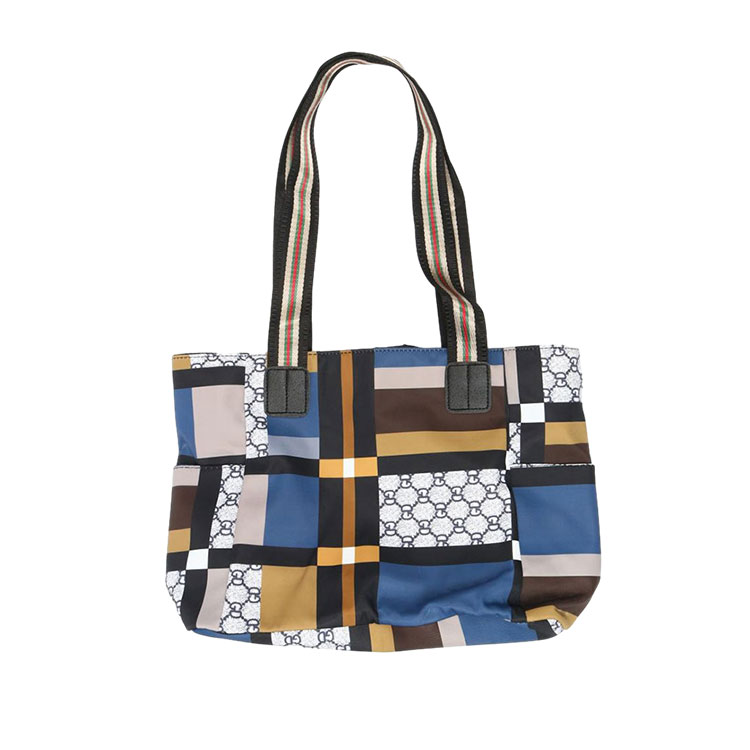 ကြီးမားသောပခုံးခရီးသွားအိတ်များ၏အားသာချက်များမှာအဘယ်နည်း