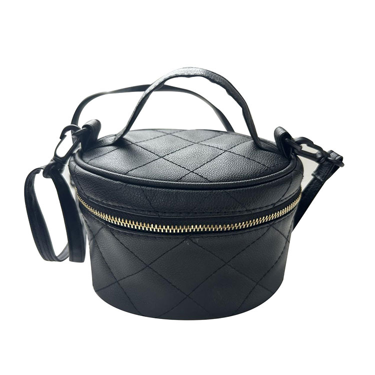 Black Leather Shoulder Bag ၊